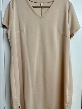 RUMIA Short Sleeve V-Neck Tunic in Beige